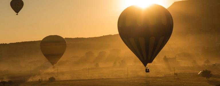 mongolfiere nel cielo.